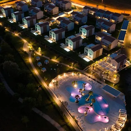 Apart-hotel Pareus 3*